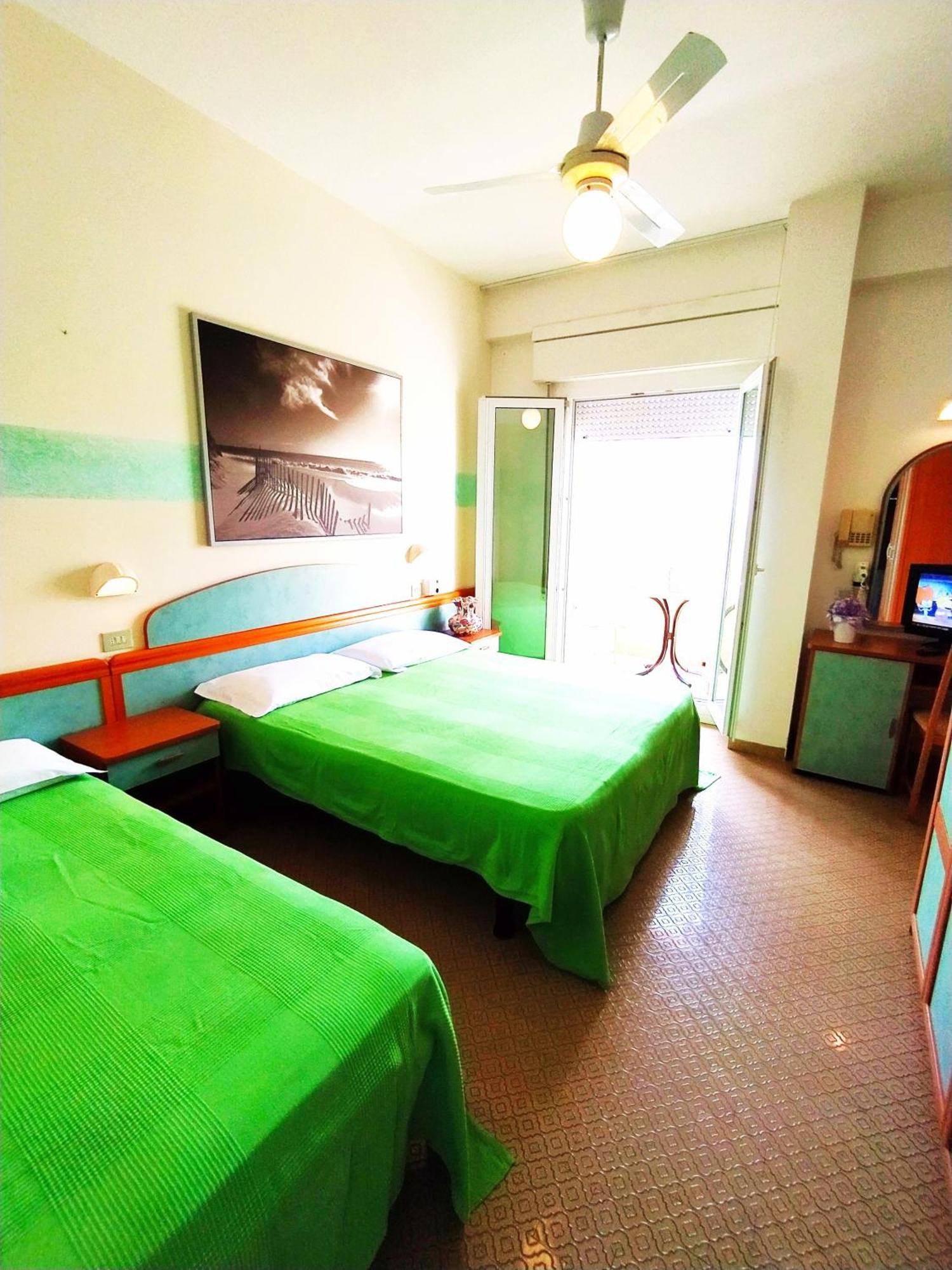Hotel Milord Cesenatico Extérieur photo